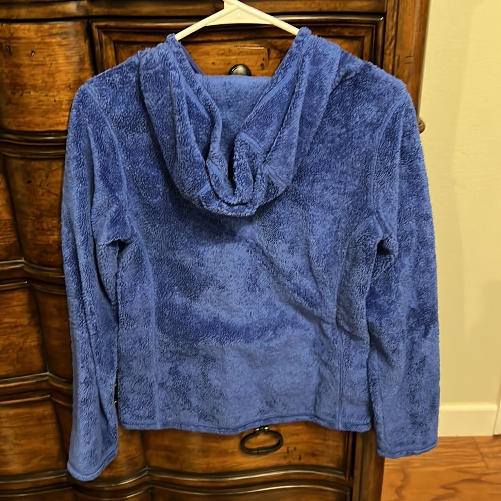 North Face Pullover. Size XS fits like a small - Picture 4 of 4